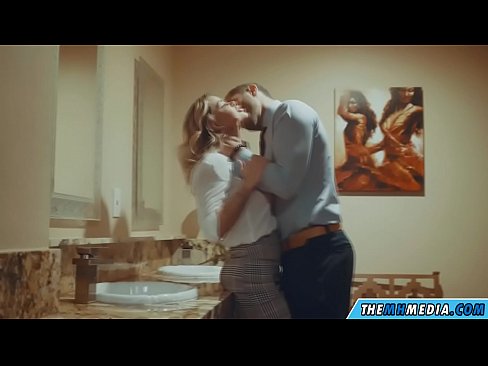❤️ Når en barmfagre blondine forfører deg på et offentlig toalett ❤ Sludder ved no.xxxwow-net.ru